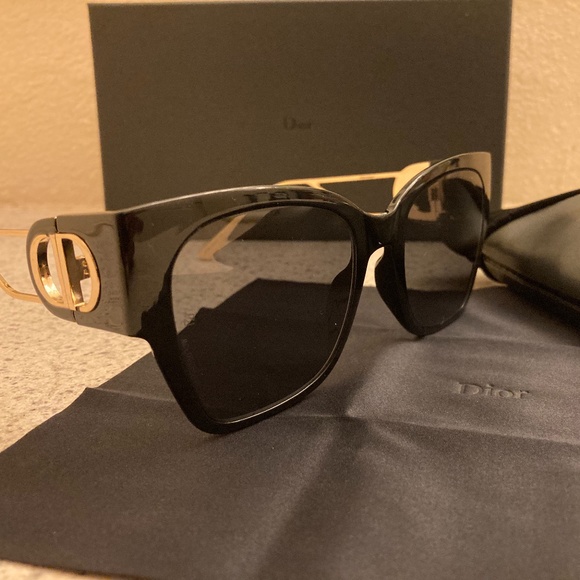 Dior Accessories - Dior Montaigne black sunglasses